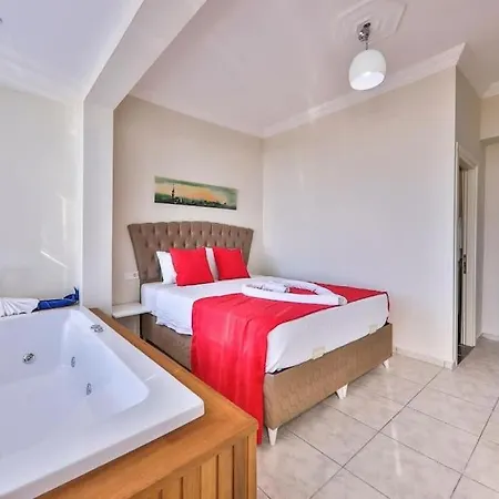 Deniz Manzarali Tatil Villasi